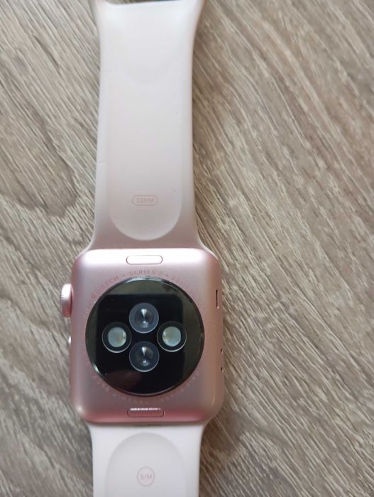 Смарт часовник Apple