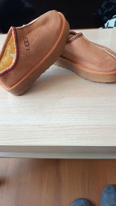 UGG de damă  mărimi 38 39. 40