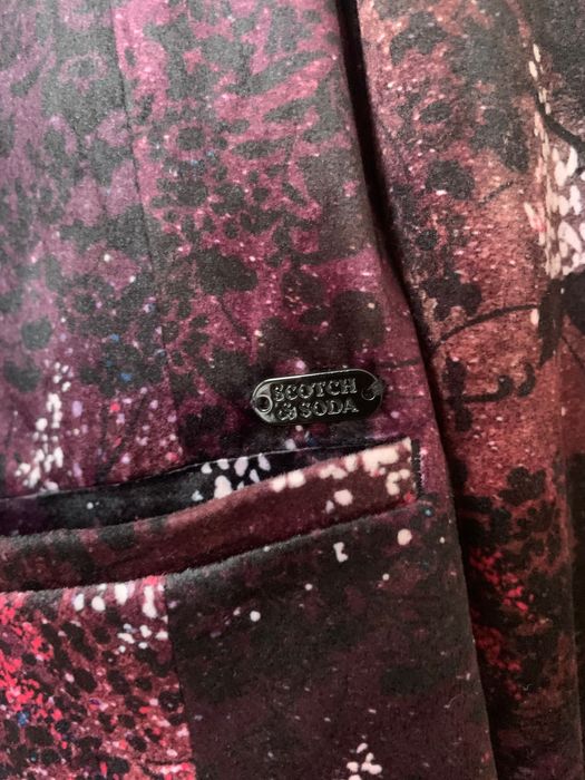 Scotch &Soda пролетен костюм в класическото лилаво кадифе