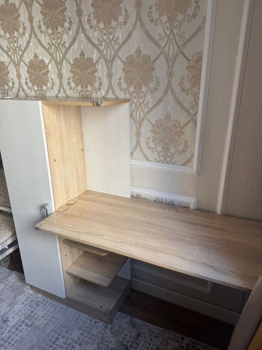 Рабочий стол / компьютерный стол