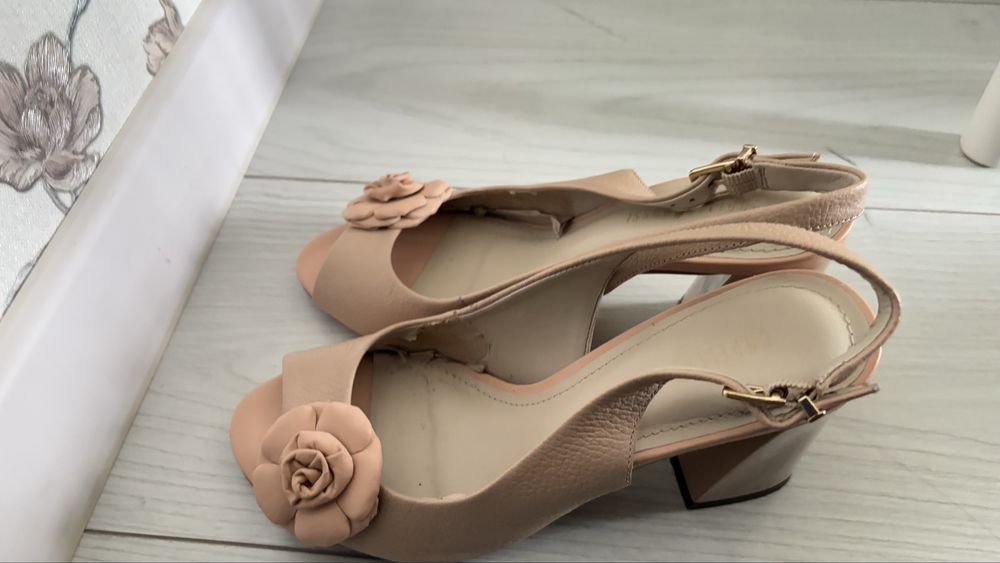 Туфли, босоножки женские