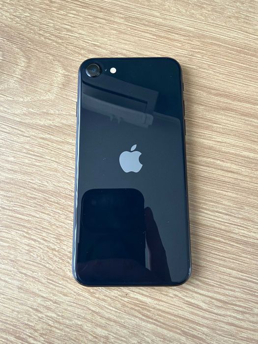 iPhone SE 2022 64GB черен