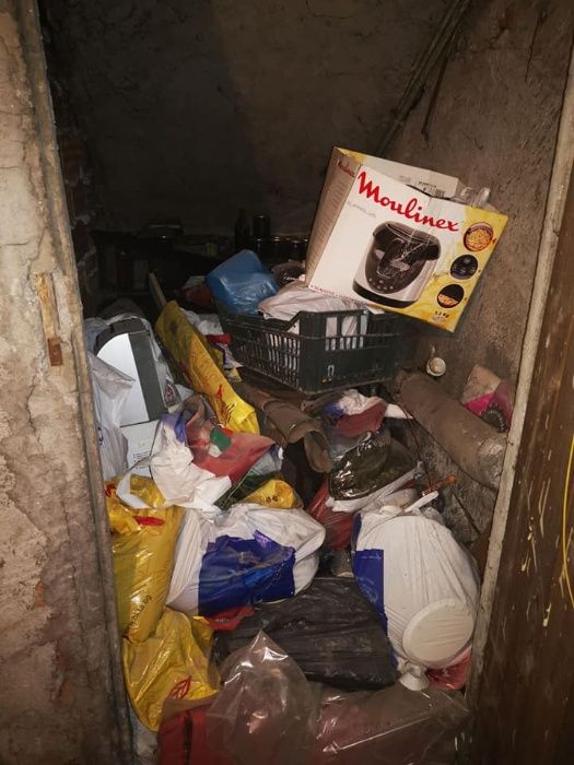 Извозване на отпадъци почистване на мазета тавани дворове.Хамали София