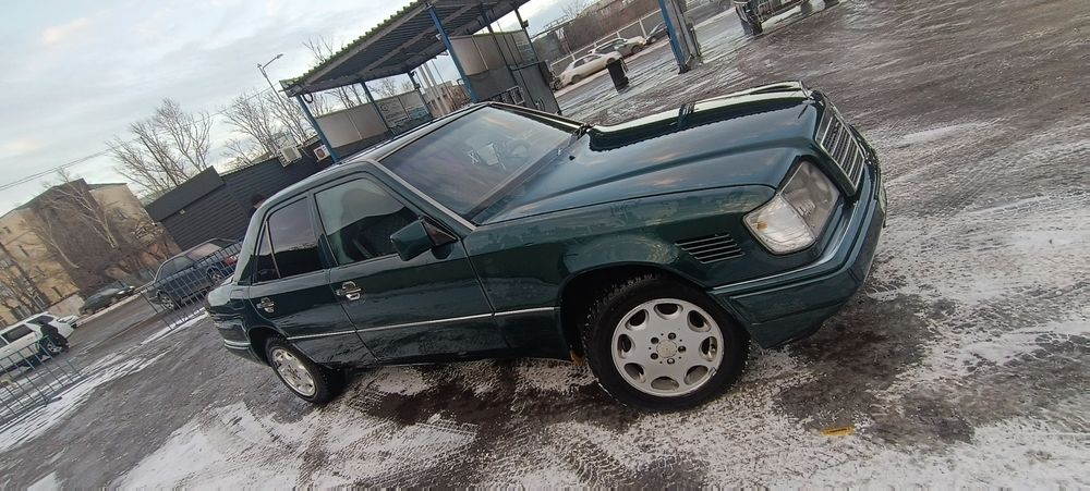 Продам живого мерса 124