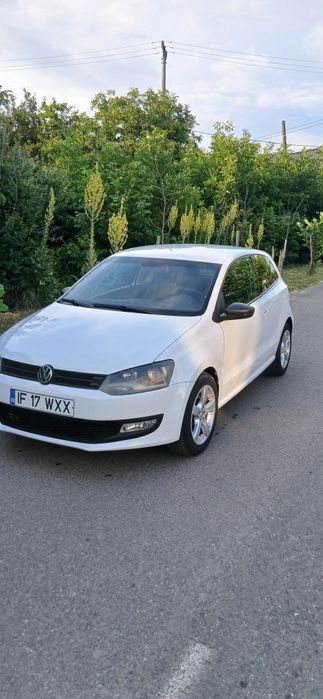 VOLKSWAGEN Polo