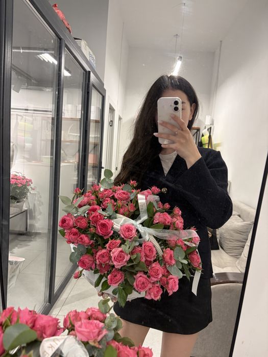 Корзинка из кустовых роз