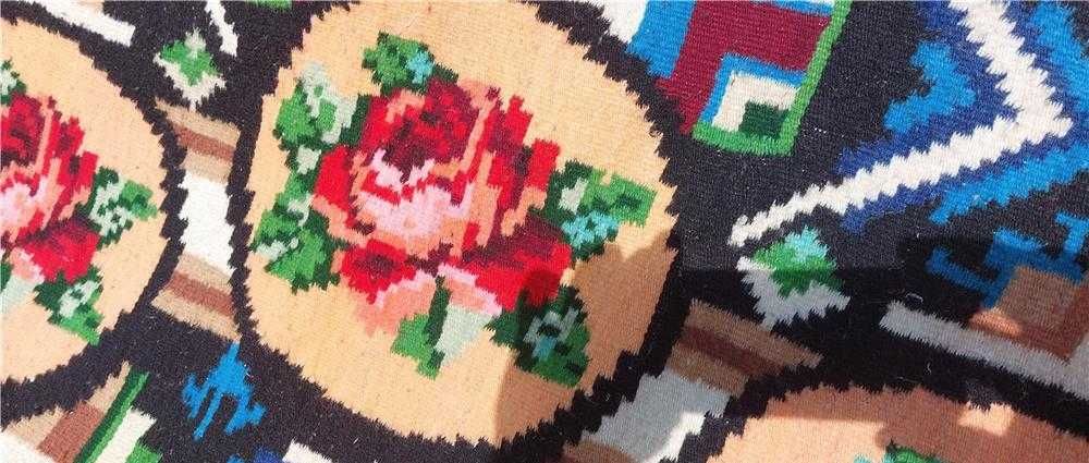 Cuverturi și covor țărănești