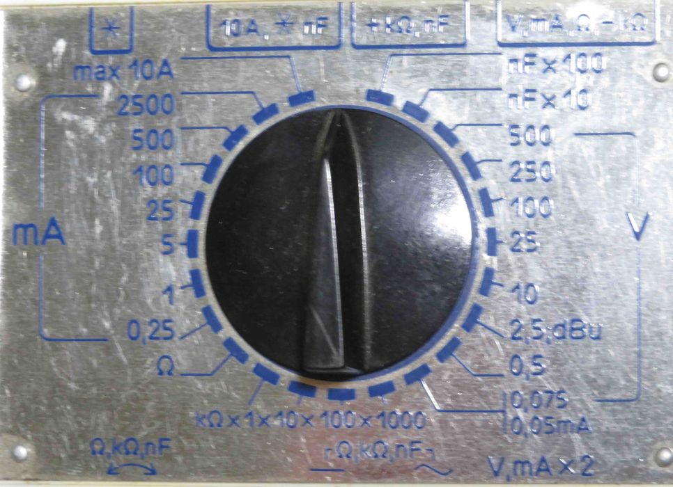 Прибор электроизмерительный комбинированный советский