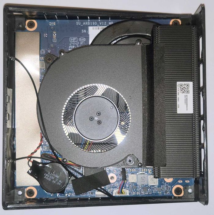 Продавам мини компютър Chuwi Ubox с Ryzen 5 6600H