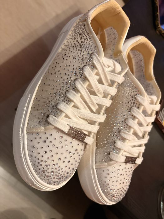 Обувки с камъни / оригинални