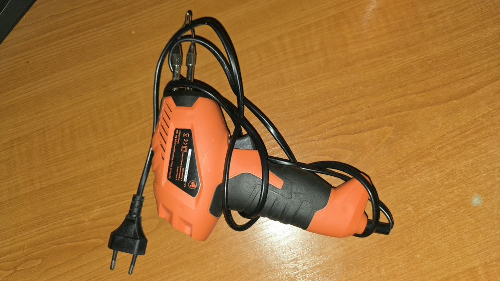Pistol de lipit cu cositor
