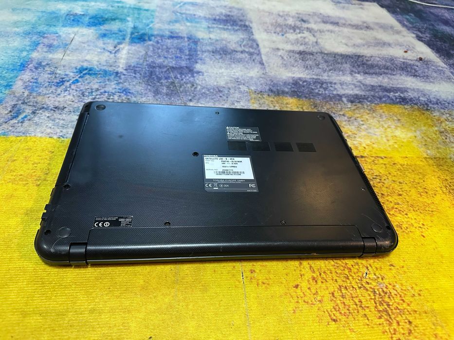 laptop Toshiba L50, core i5, ram 12 gb, video 2 gb dedicat, ssd 120 gb