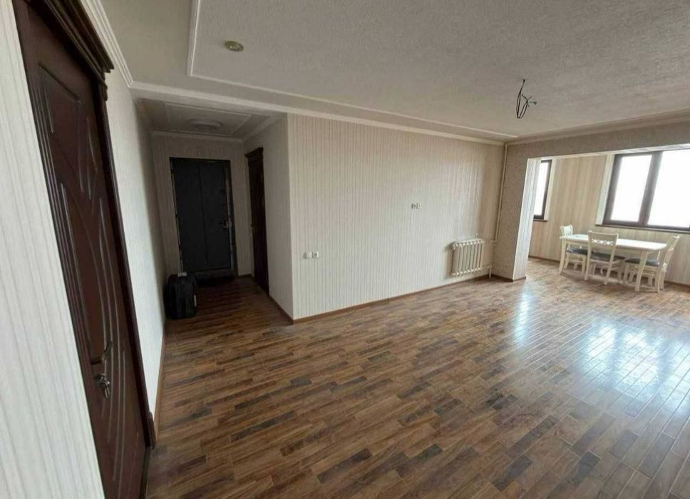 Квартира продаётся Чиланзар Актепа 2/4/4 балкон 2*6 кирпич