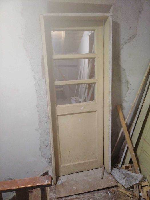 дървени врати с каси