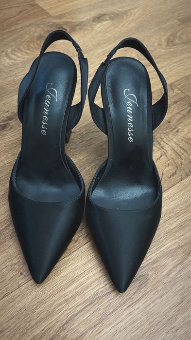 Туфли на высоком каблуке