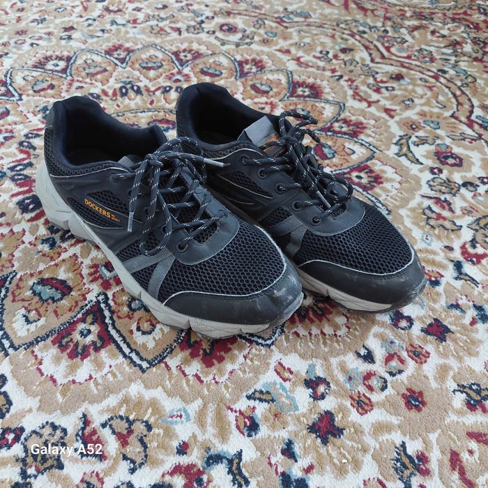 Продам крассовки мужские