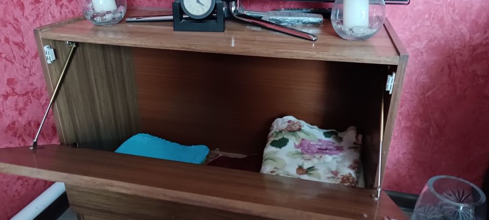 Тумба для постельных принадлежностей