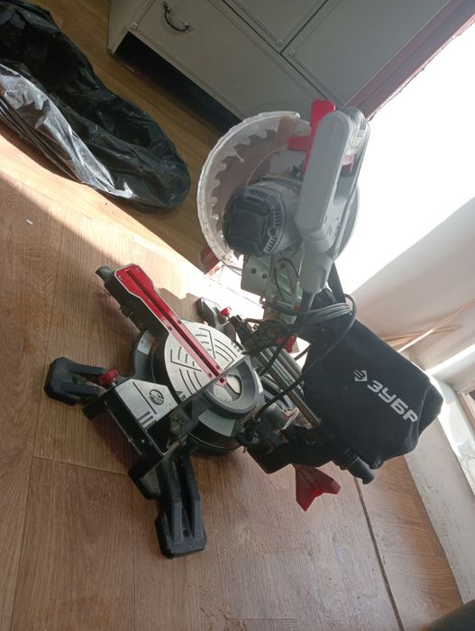 Продам  торцовачную пилу