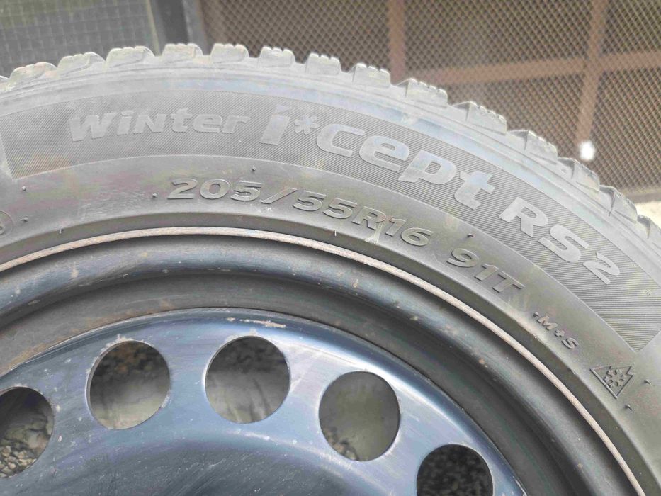 Продавам комплект зимни гуми с джанти Hankook Winter