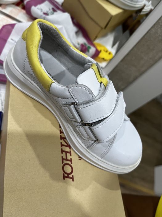 Продам детскую обувь