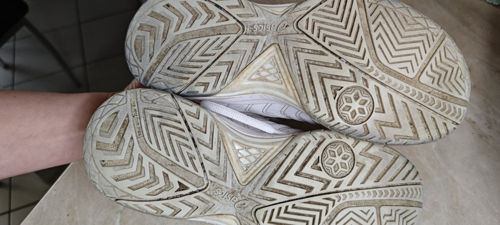 Маратонки asics 36 номер