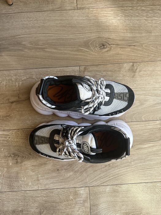 Versace chain reaction