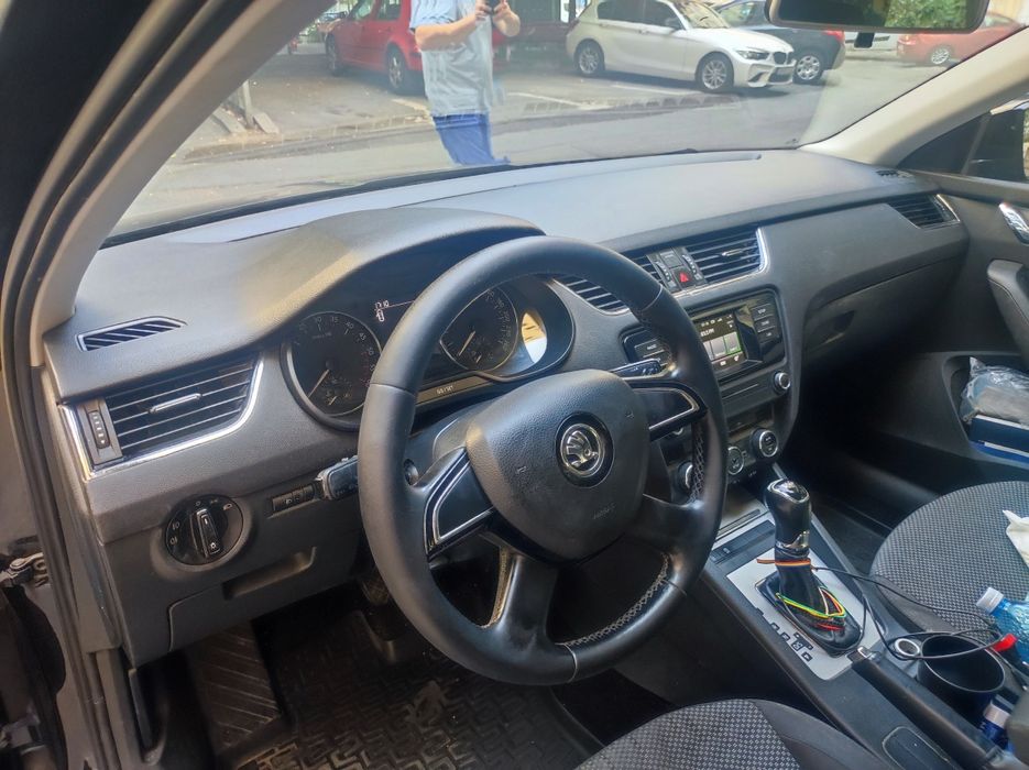 Vând Skoda Octavia1,6