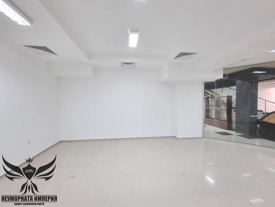 Под наем ново помещение 61кв. в гр.Асеновград топ център