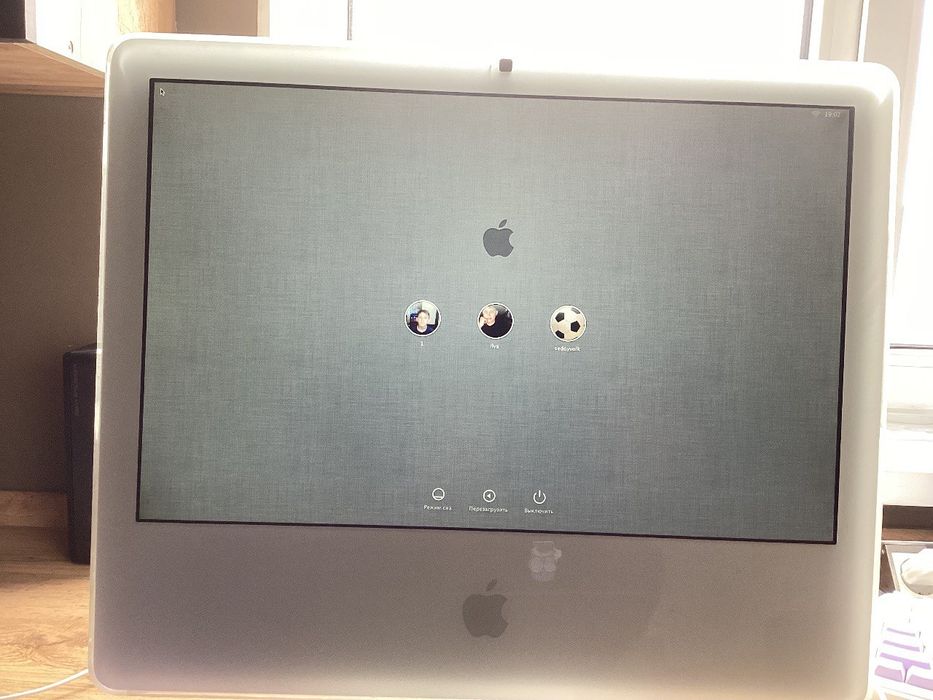 Samsung Galaxy A51 и Apple iMac G5