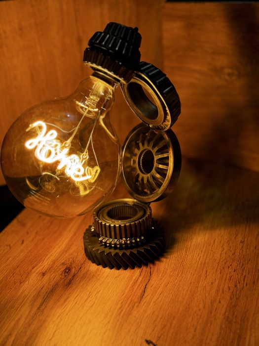 Дизайнерска лампа индустриялен стил