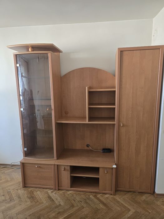 Холна секция с витрина