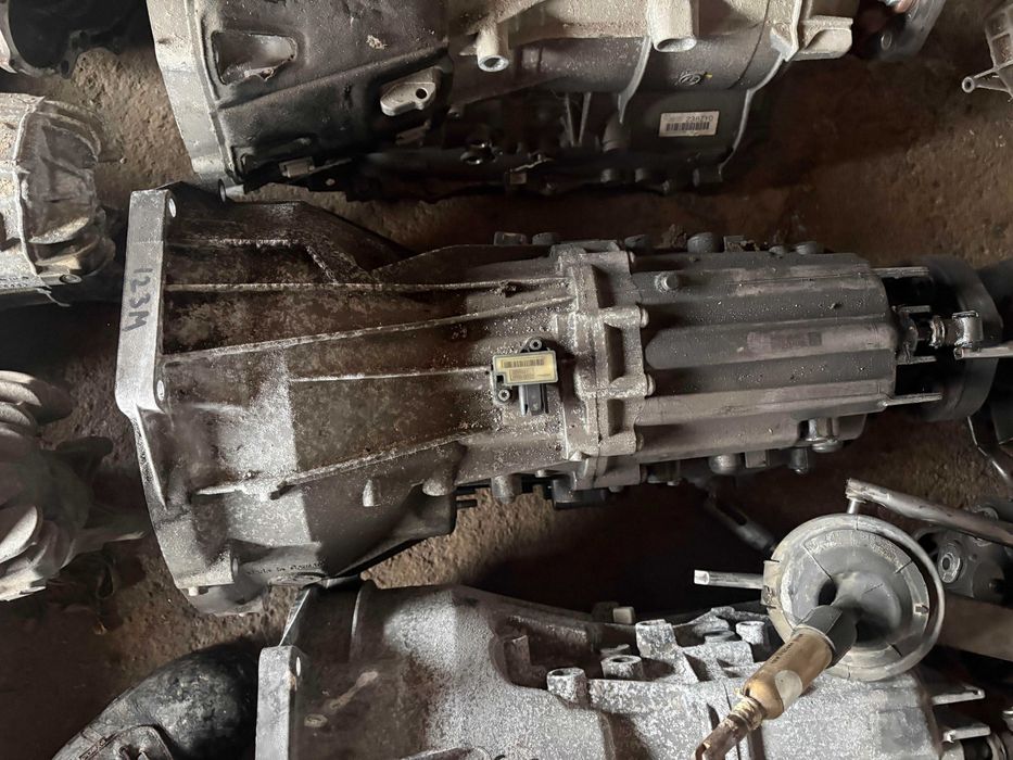 Скоростна кутия бмв 123м е82