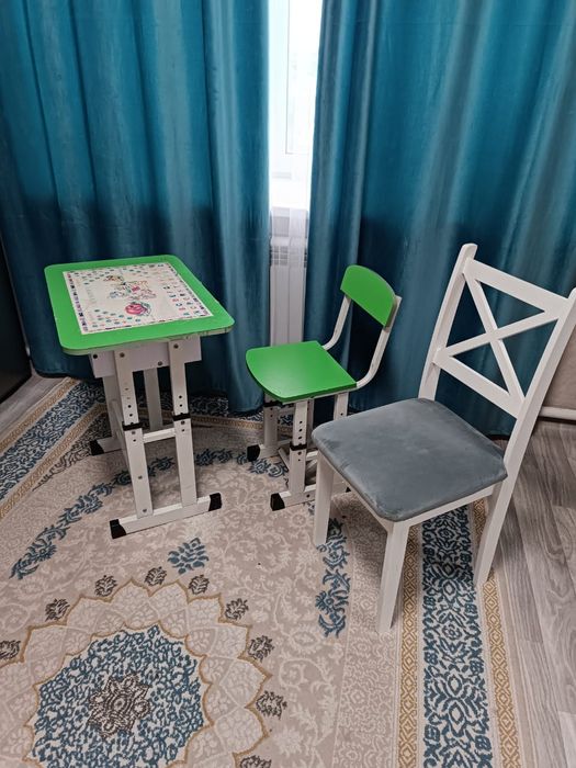 Детская парта со стульчиком