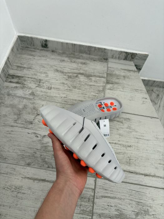 Nike Mind 001