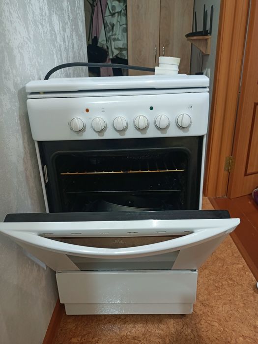 Срочно продам электо плиту