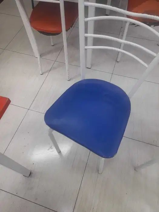 Parta va stol stullar sotiladi
