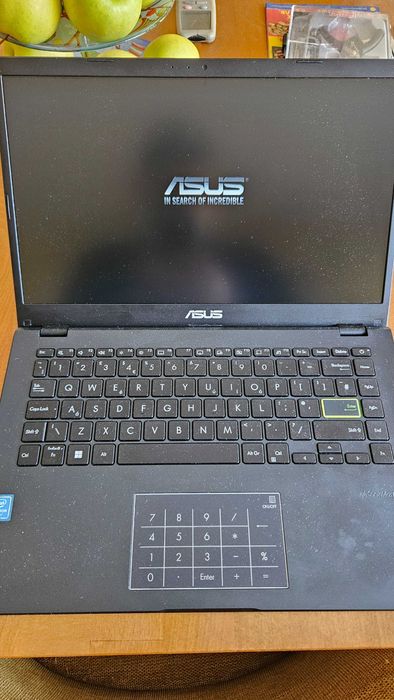 ASUS e410m отличен