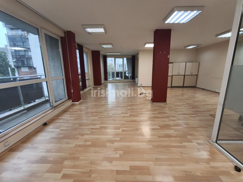 Дава се под наем Офис в София, Младост 1 - 113 кв.м за 750 € - Снимка #2