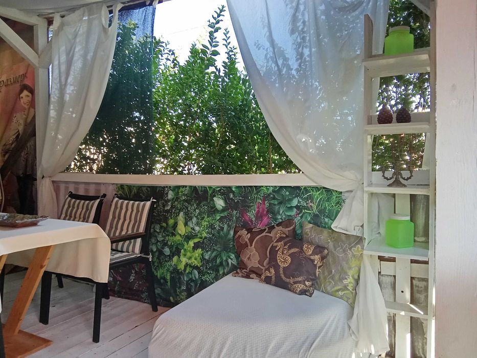 Продава каравана в Кариани, на 100 м. от брега- 8000 евро