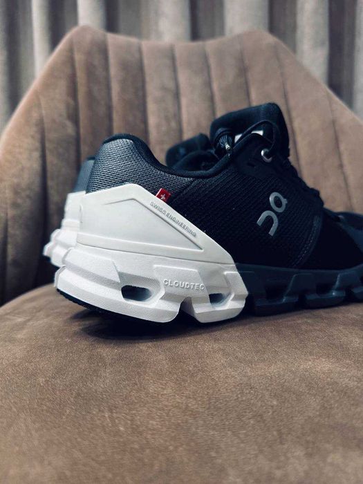 Мужские кроссовки On Cloudflyer 4 РАЗМЕР 39,40,43,44