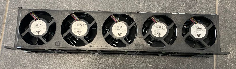 Rack cu 10 Fujitsu FAN AFC0712DE-7K1M Hot-swappable