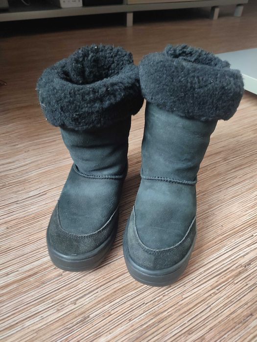 Продам угги натуралка 34 размер