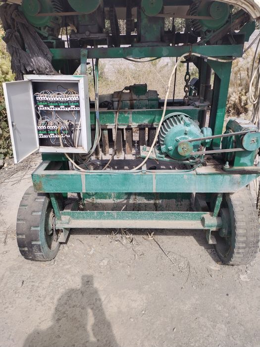 Шлакаблок апарад сотилади