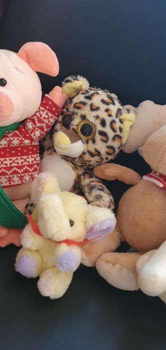 Плюшени        играчки .