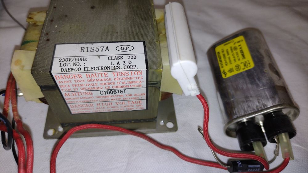 Части за микровълнова фурна