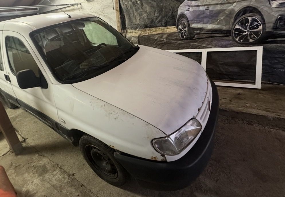Citroen berlingo 2.0 На Части