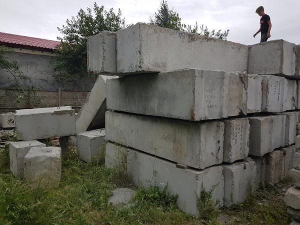 Фундаментный блок б/у