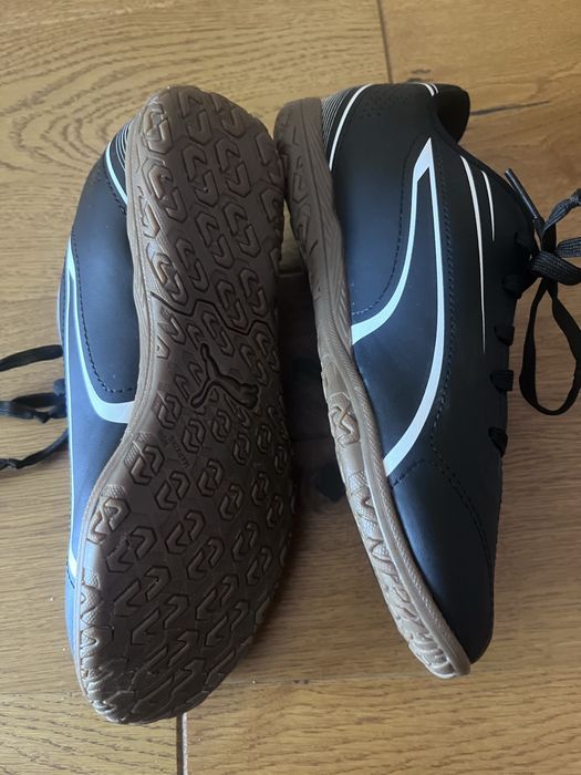 Adidasi fotbal Puma marime 34