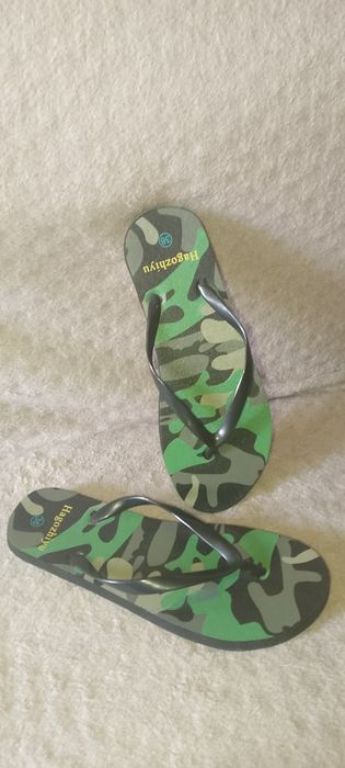Шлёпанцы/сланцы новые.