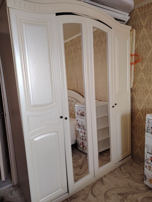 Спальный гарнитур